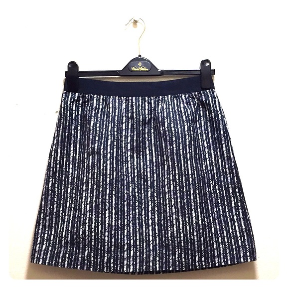 LOFT Dresses & Skirts - 🥑🌚Loft midi skirt🌚